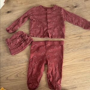 Gerber Baby Ribbed Baby Two-Piece Set with Hat - Dusty Rose White Stars & Moons